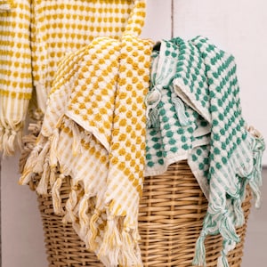 Organic Cotton Turkish Hand Towel: Handwoven Bubble Tassel Towel
