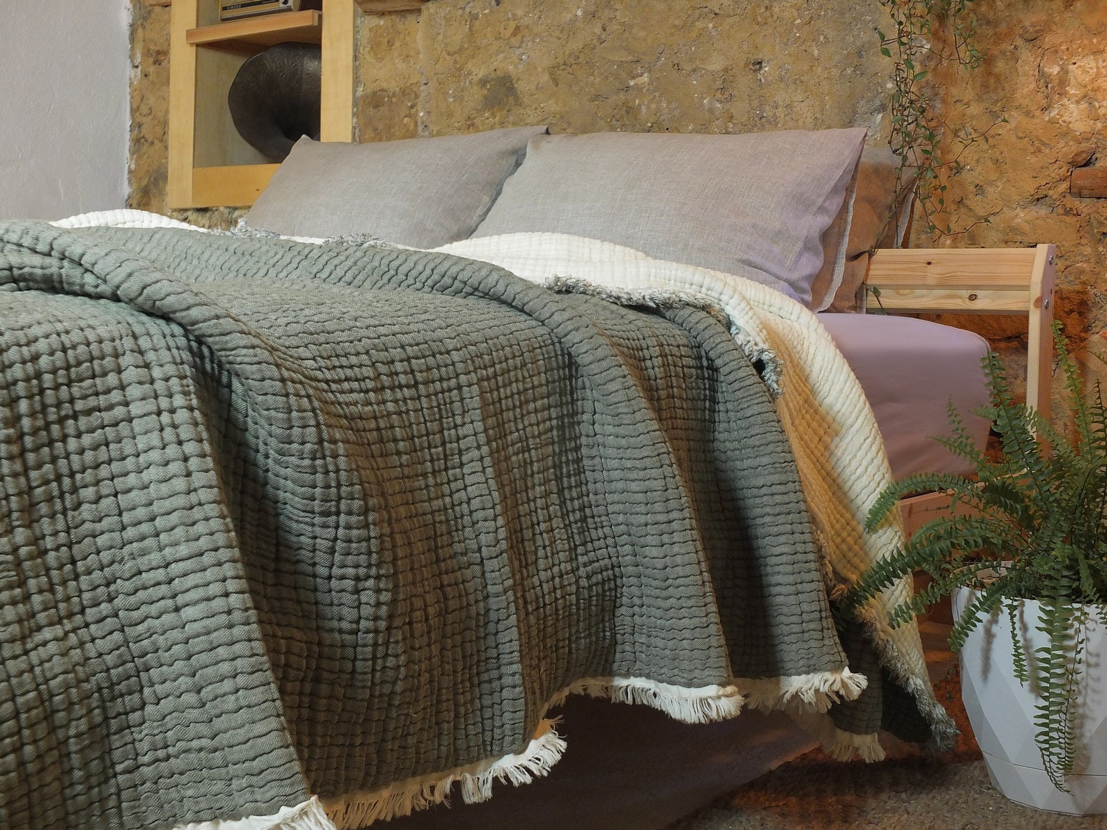 King Size Turkish Cotton Thick Muslin Comforter: 8-Layer Extra Soft Quilt King Size Turkish Cotton Thick Muslin Comforter: 8-Layer Extra Soft Quilt