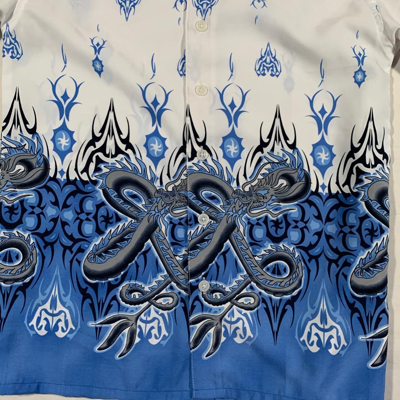 Vintage 90s / 2000s White and Blue Flame Fire Dragon Tribal