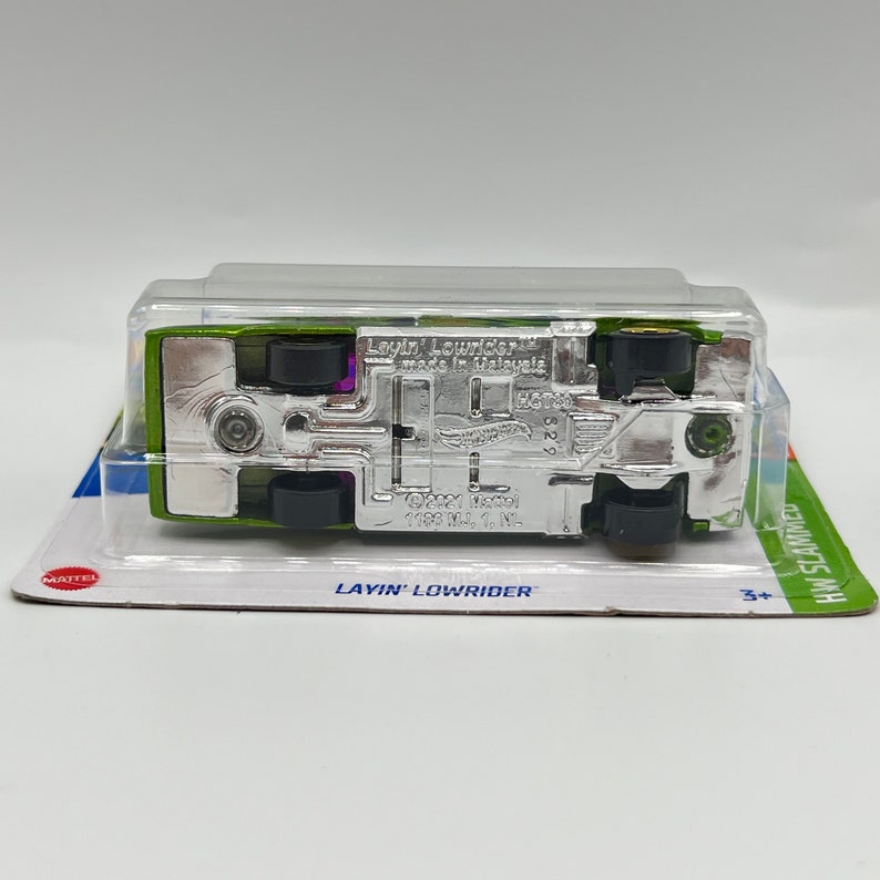 Layin' Lowrider Hot Wheels Slammed Edition, Iconic American Car With