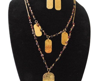 Hammered Gold Metal Garnet Bead Jewelry Set: Necklace & Earrings