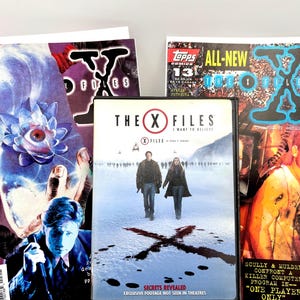 X-Files Collector&#39;s Bundle: 1996 Topps Comics & &#39;I Want to Believe&#39; DVD