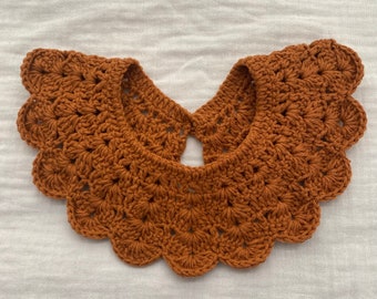 Collier brodé pour cadeau de bébé, motif de col au crochet en coton bio pour cadeau de nouvelle maman, col au crochet moderne pour accessoires de col