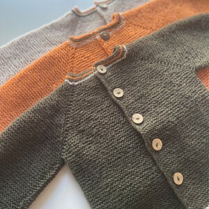 Grüner Handwerker-Strickpullover, Wollmischung Kleinkind-Strickjacke, Baby-Strickpullover mit Knöpfen, modische Kinder-Strickjacke, Kleinkind-Strickkleidung Bild 6