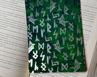Dramione Inspired Kindle Insert | Paper Crane Rune Insert | Smoky Green Fantasy Kindle Decor | Wizarding Fanfic Reader Gift