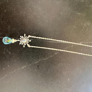 pendant necklace