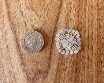 Miniature Vintage Lace Doily Decoration for 1/16th Lundby Scale by Kitsch ‘n’ Shrink