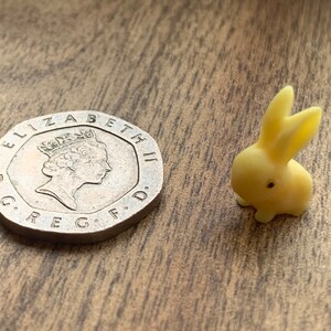 Miniature Yellow Dolls House Snub-Nosed Bunny Rabbit Ornament for 1/16th Lundby Scale by Kitsch n Shrink image 2