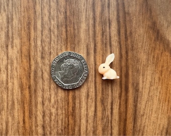 Miniature Fawn Dolls’ House Snub-Nosed Bunny Rabbit Ornament for 1/16th Lundby Scale by Kitsch ‘n’ Shrink