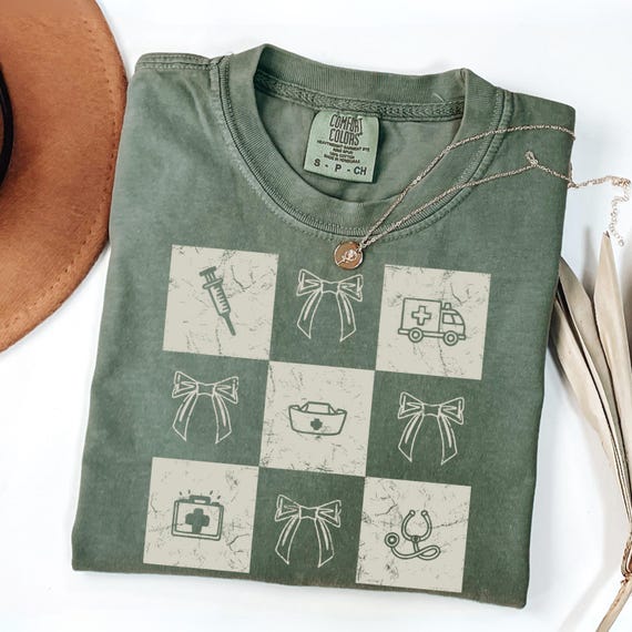 Comfort Colors® Checkered Nurse T-Shirt, Retro Nurse Shirt, Gift for Nurse, RN Shirt, Registered Nurse Shirt, New Nurse Graduation Gift