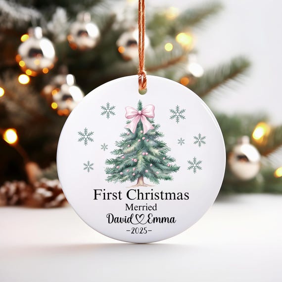 First Christmas Married Ornament 2025, Date Christmas Ornament, Holiday Tree Decor, Personalized Couple Gift, Christmas Decoration Gift