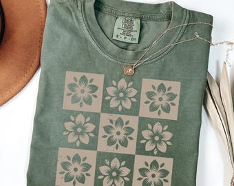 Comfort Colors® Plaid Floral Shirt Retro Floral T-Shirt Boho Floral T-Shirt Gift for Mom Spring T-Shirt Fashion Oversized Floral T-Shirt