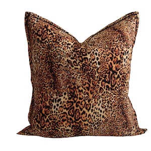 Set of TWO Cheetah Premium Cotton Pillow Slipcover. Leopard Pillow Case. Animal Print Home Décor 20 x 20 inch. Animal print Slipcovers