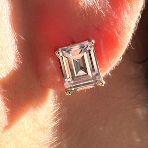 Large Baguette CZ Stud Earring Pale Gold, Boucles d'oreille Zircon baguette en couleur 9ct d'or