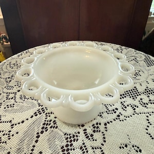 Vintage Milchglas Candy Dish, Anchor Hocking Alte Kolonie Spitzenrand Kompott