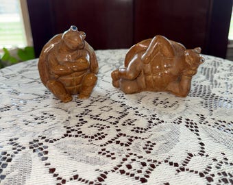 Pareja de tortugas de cerámica antropomórficas vintage: figuras de tortugas pensando y relajándose.