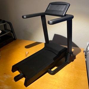 Cinta de correr plegable a escala 1:6: miniatura impresa en 3D