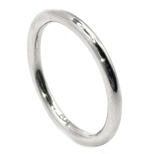 Platinum .950 Women's Shiny Comfort Fit 2mm Wedding Band Ring Size 4