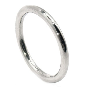 Platinum .950 Women's Shiny Comfort Fit 2mm Wedding Band Ring Size 6