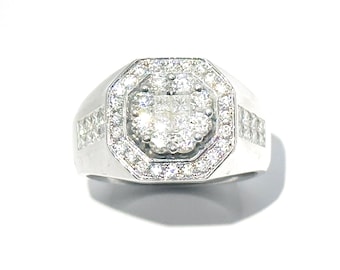 9800 2.00Ct Men's Diamond Round and Princess Cut Ring 18Kt White Gold