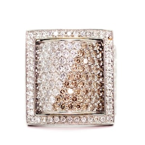 Anello in oro bianco 4,00 ct e diamanti naturali champagne 18 kt