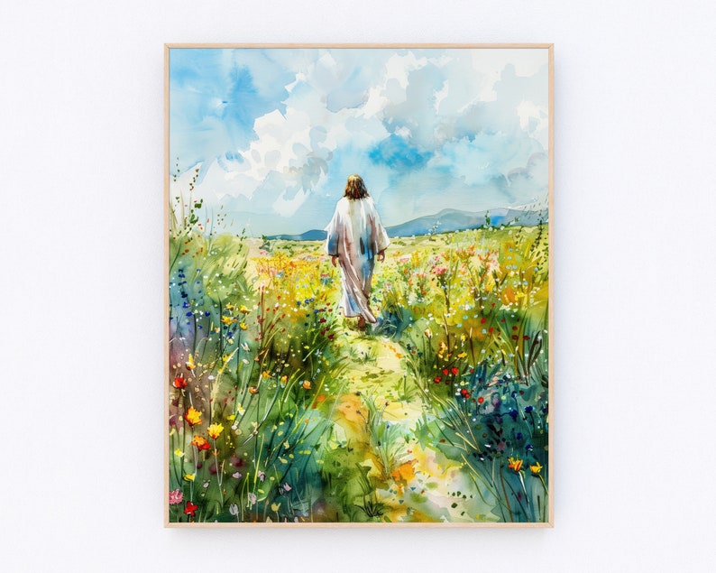 Puede incluir: Una pintura de acuarela de una persona con una t&uacute;nica blanca caminando lejos del espectador por un camino a trav&eacute;s de un campo de flores silvestres. El cielo es azul con nubes blancas.