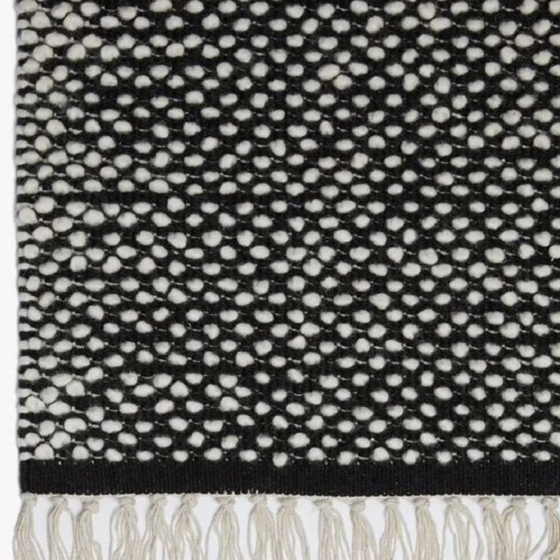 Handmade Flat Weave Rug, the Colour of This Rug is Black & Grey With ...