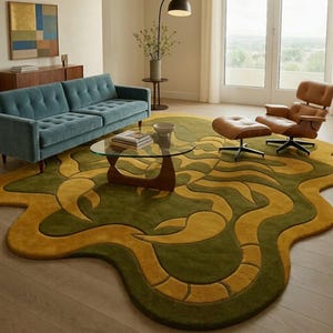 Alfombra de estilo moderno de mediados de siglo con forma orgánica, alfombra abstracta verde y dorada, decoración de suelo retro con carácter.