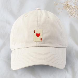 Casquette de baseball brodée carte roi de coeur | Chapeau simple mignon de carte à jouer | Idées d'enterrement de vie de jeune fille | Marchandise pour les amateurs de jeux de cartes