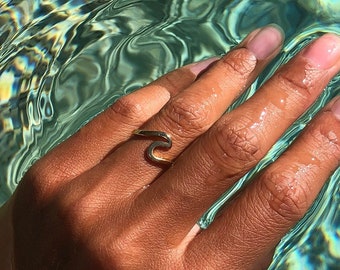 Edelstahl Wellenring zum Verstellen, Wasserfester Strand Schmuck, Stapelring, Surfer Accessoire, Meerjungfrau Ring, Boho Ring