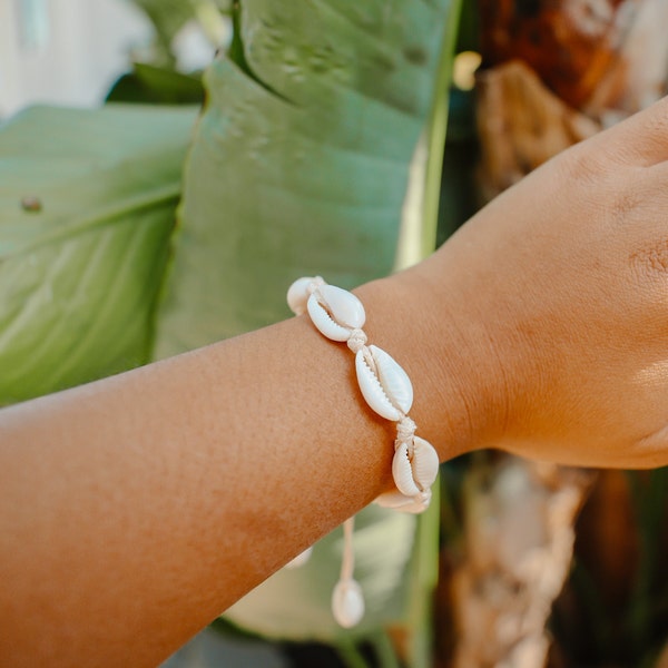 Cowrie Shell Puka Shell Seashell Adjustable Tropical Island Hawaii Beach Braided Wax Rope Choker Bracelet/ Summer Festival Vacation Bracelet