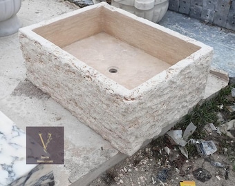 Pia de fazenda em travertino artesanal: pedra natural rústica