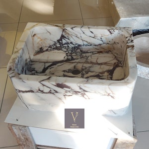 Lüks Modern Calacatta Viola Mermer Düzensiz/Oval Lavabo Banyo Tezgahı Lavabosu S Lüks Modern Calacatta Viola Mermer Düzensiz/Oval Lavabo Banyo Tezgahı Lavabosu S