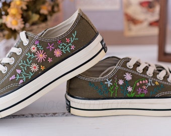 Converse Embroidered Shoes, Low top converse embroidery Converse Customized white daisy embroidery wedding shoes  flower embroidery
