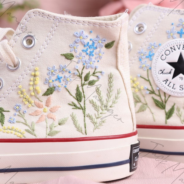 Converse Embroidered Shoes, Converse High Top Shoes,1970s Converse Chuck Taylor, Converse Customized/blue flower embroidery