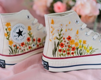 Converse Embroidered Shoes, Converse High Top Shoes,1970s Converse Chuck Taylor, Converse Customized daisy embroidery