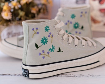 Converse Embroidered Shoes, Converse High Top Shoes,1970s Converse Chuck Taylor, Converse Customized Daisy embroidery/wedding shoes