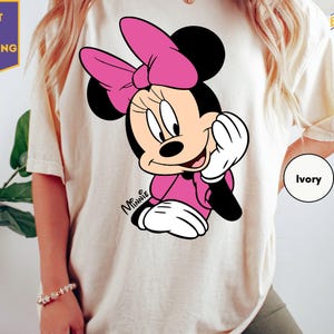 Comfort Colors Minnie Mouse T Shirt, Disney Minnie Shirt, Minnie Checkered Shirt, Disney Gift Shirts, Disney Shirts , Minnie Shirt Bild 1