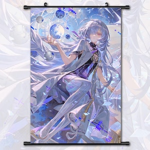 Puede incluir: Un rollo de pared de estilo anime con un personaje de largo cabello plateado y ojos rojos. La obra de arte está ambientada sobre un fondo de azules y blancos, con orbes celestiales y formas geométricas. El personaje lleva un atuendo blanco y morado.