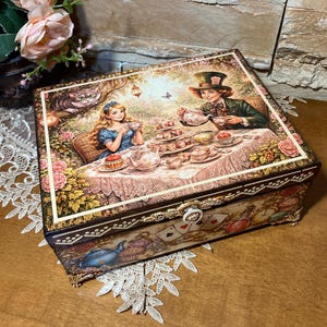Alice stash box - Etsy 日本