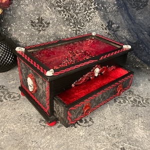 Portagioie gotico, portagioie a forma di teschio, scatola dei ricordi in legno, scatola portaoggetti stregonesca, regalo gotico, regalo stregonesco, arredamento gotico per la casa, regalo di Natale