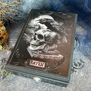 Gothic Raven Decorative Stash Box, Jewelry Box, Tarot Card Holder, Crow tarot box, Witchcraft Accessory