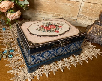Schmuckschatulle mit Rosen, Rose Schmuckschatulle, elegante Ringträgerbox, Blumen-Geschenkbox, Geburtstagsgeschenk für Frau, Geschenk für sie