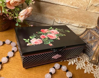 Floral Jewelry Box for her, Elegant box for women, Romantic Trinket Box with roses, Christmas gift  for mother, wife or aunt