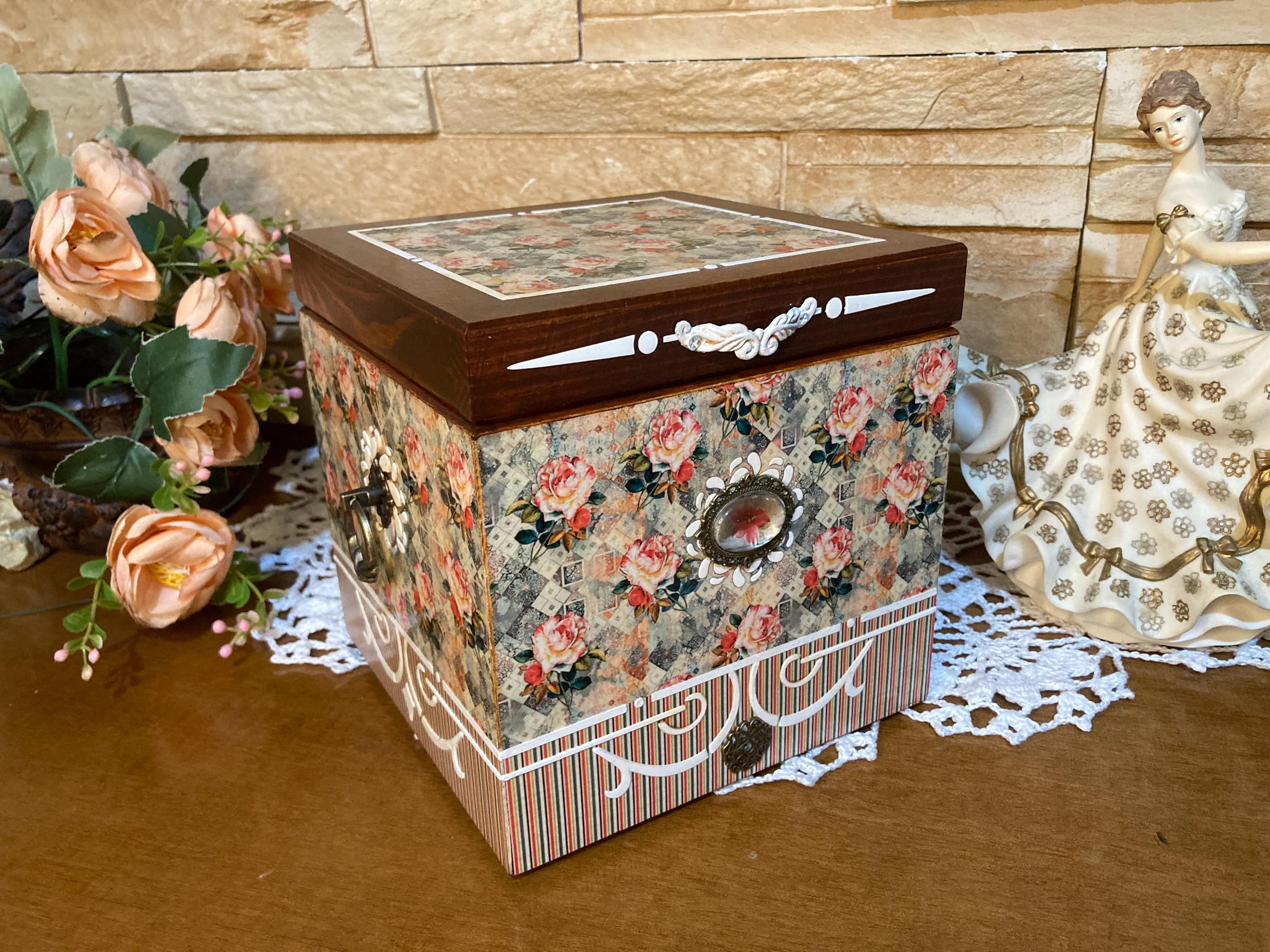 Floral Handmade Decoupage Jewelry Box, Decorative Keepsake Trinket, Jewelry Holder with floral ornaments, Birthday Gift, Mother's day gift