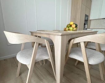 Set aus 4 Esszimmerstühlen aus massiver Eiche, handgefertigt aus Naturholz, skandinavischer Japandi-Stil, gepolsterter Stuhl für Restaurantküche