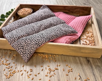 Cuscino di grano / Leo rosé / Cuscino termico / Farro biologico / Piqué a nido d'ape / Lavanda / Cotone / Dimensioni variabili / Casa / Decorazione / Accogliente / Regalo