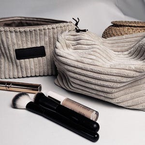 Kosmetiktasche Cord| Schminktasche| Kosmetiktäschchen| Geschenkidee Ostern|  Make up Tasche| personalisierbar