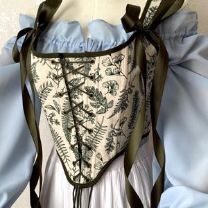 Reversible Botanical Floral print overbust corset, green front lacing corset, Renaissance stays, Cottagecore bodice, Ren faire corset