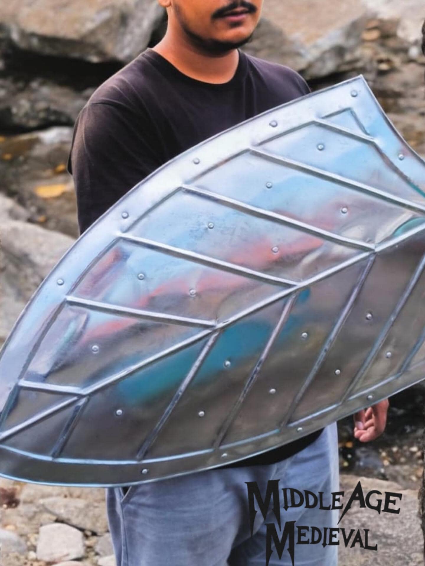 中世の騎士の尖った盾、中世の騎士の衣装に最適〜〜 LARP 再現コスプレ ヒーターシールド、ギフトに最適